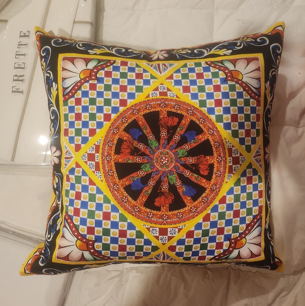 Dolce & Gabbana Foulard Printed Cushion